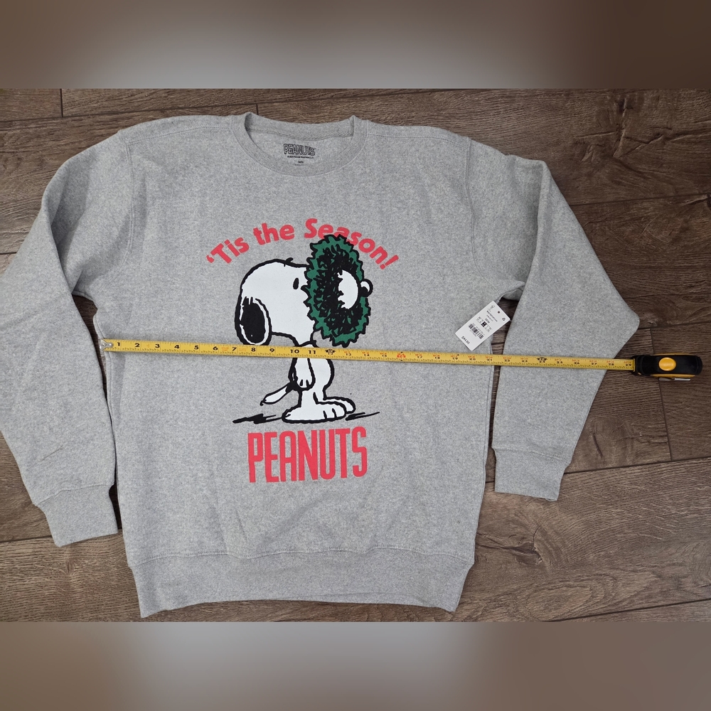 BNWT New Gray Peanuts Snoopy Chris Sweatshirt In Size Medium
